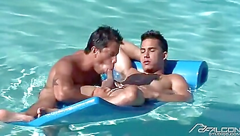 Showerei nory and taking a big dick