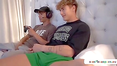 Free Cumshot Porn Videos - hotgayvidz.com